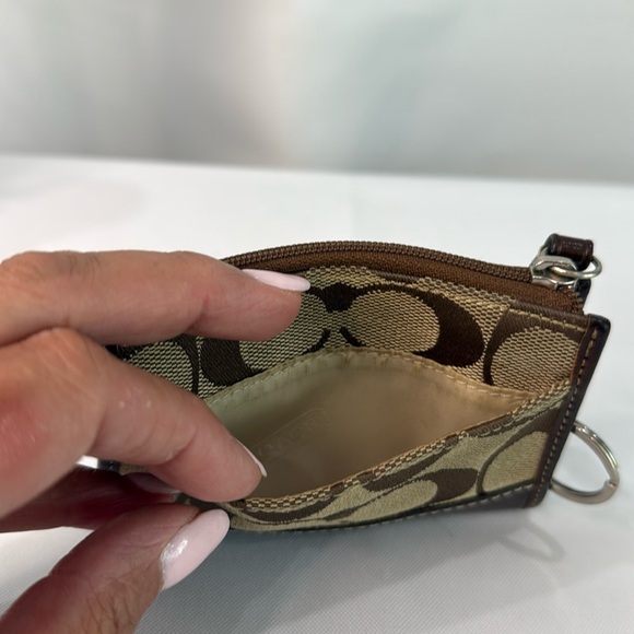 Coach Vintage Wallet with Key Chain Brown and Tan - Picture 5 of 10
